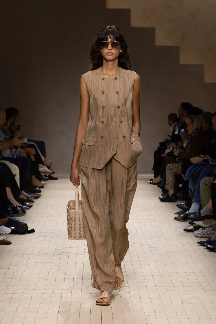 Emporio Armani 2026春夏系列。品牌提供