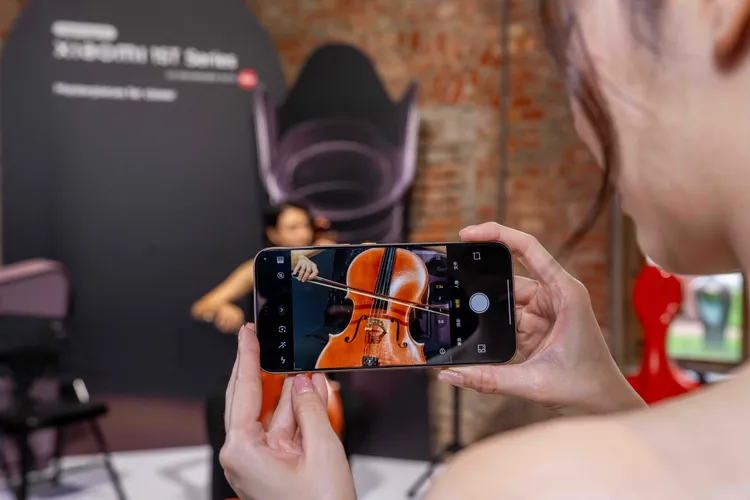 Xiaomi 15T Pro首次導入5x潛望式長焦鏡頭。小米