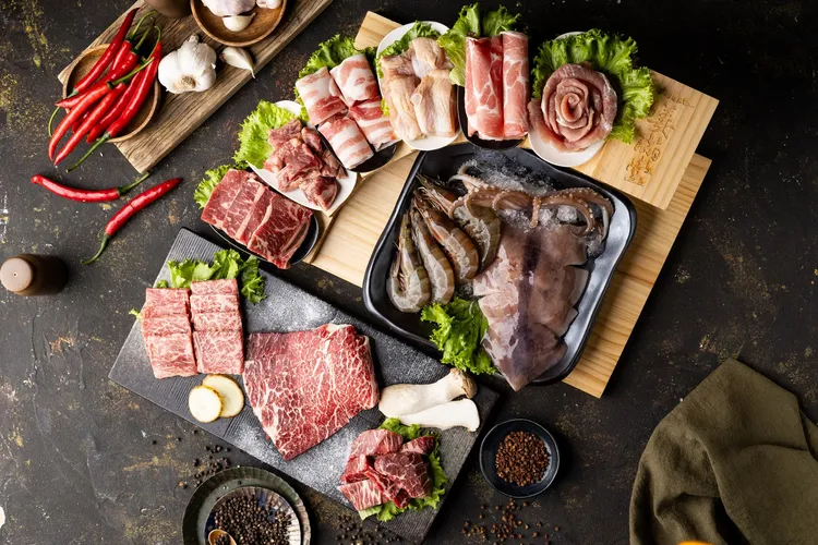 姜滿堂三大和牛．海陸牛豬雞拼盤5588元。業者提供