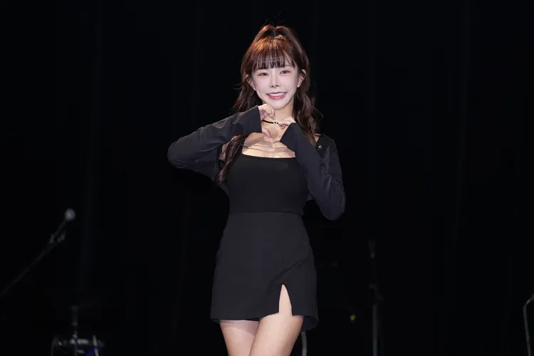 巫苡萱主持的《天才衝衝衝》，入圍今年金鐘獎，她正努力瘦身中。彭欣偉攝