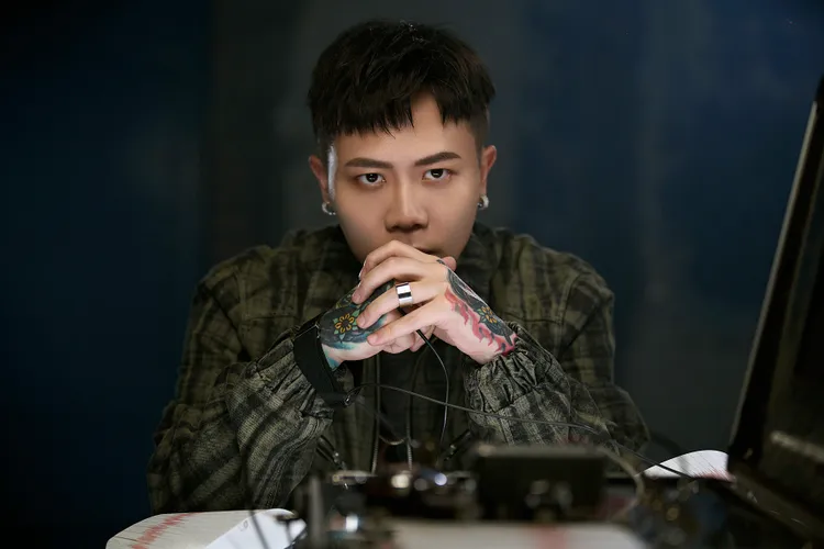 蕭秉治。相信音樂提供