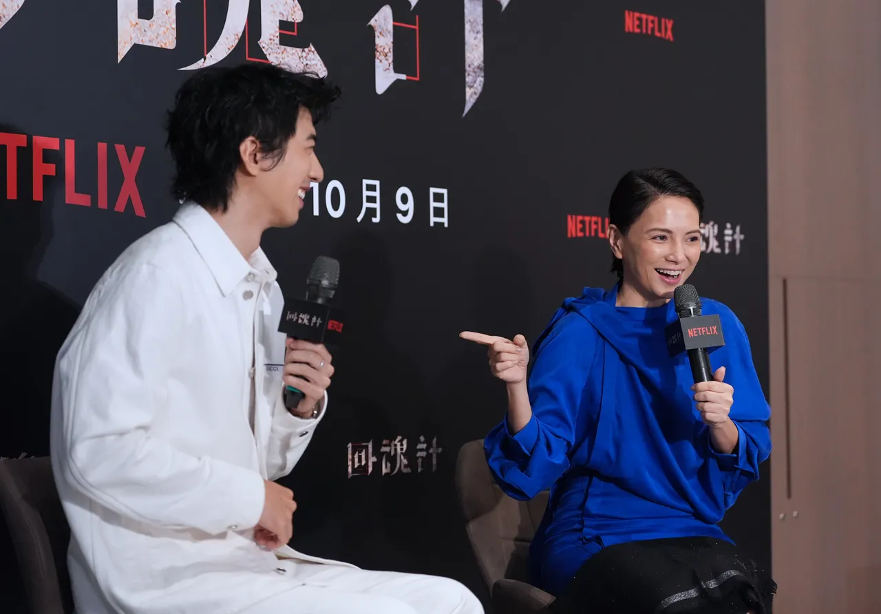 李心洁(右)第一次和傅孟柏见面难忘他温柔的声音。摄影中心摄