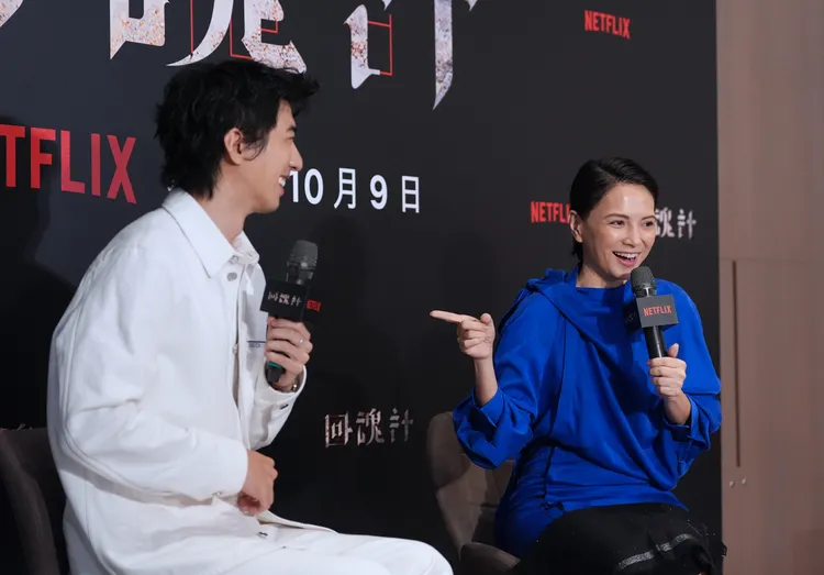 李心潔（右）第一次和傅孟柏見面難忘他溫柔的聲音。攝影中心攝