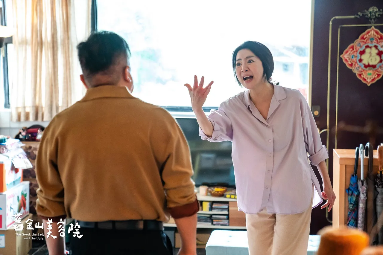 李芳雯对于离家出走的董至成感到委屈又气愤。TVBS提供