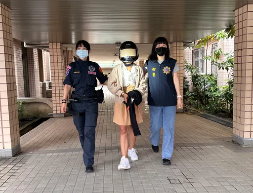 泰籍女來臺觀光兼運毒 航警破獲託運行李夾藏26包大麻