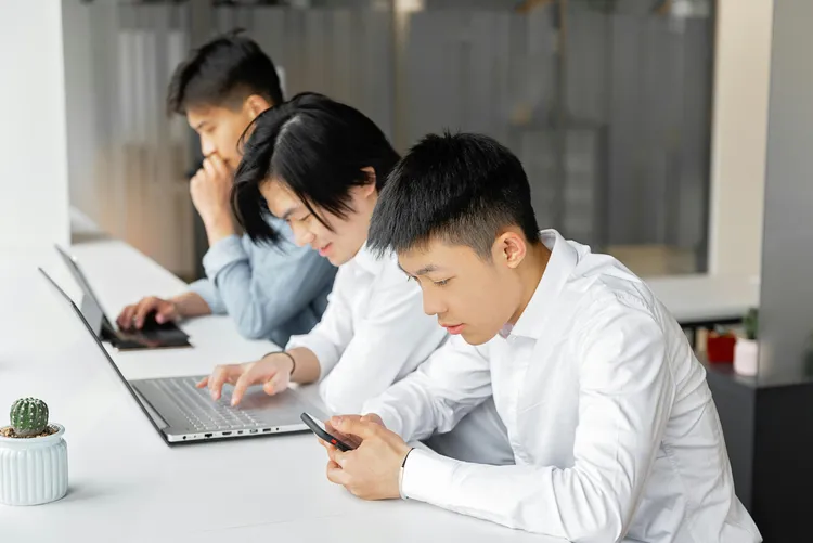 上班族久坐容易變胖。示意圖／翻攝自Pexels