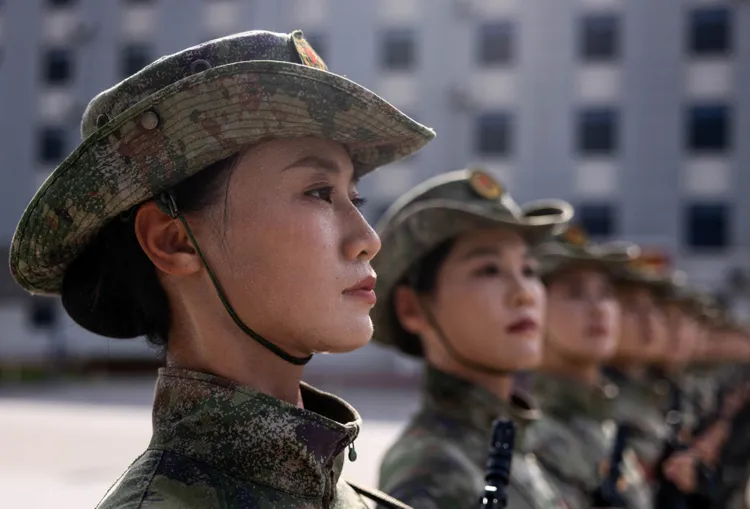 解放軍女兵。路透社