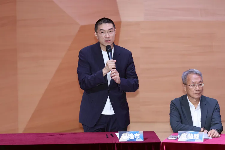 謝國樑說：「救救我們基隆市，救救我們的財政！」。彭欣偉攝