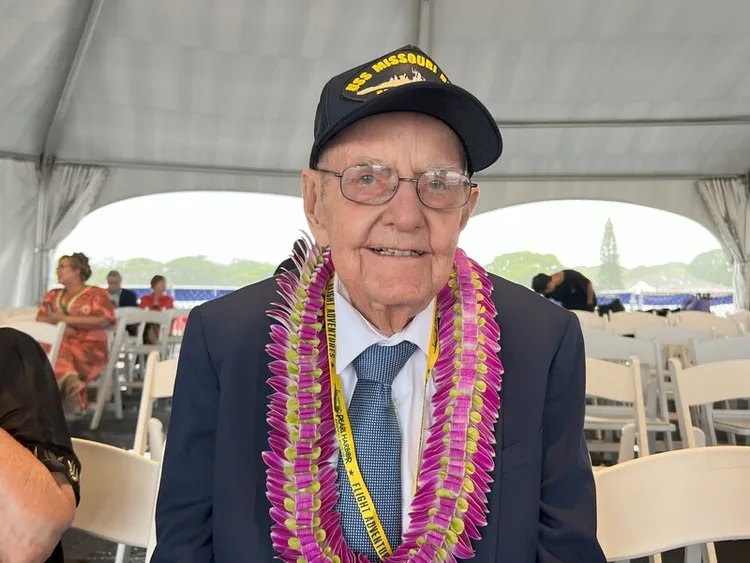 99歲美國二戰老兵甘迺迪（Robert Kennedy）（圖）二戰期間在密蘇里號（USS Missouri）擔任電工二等兵。 中央社