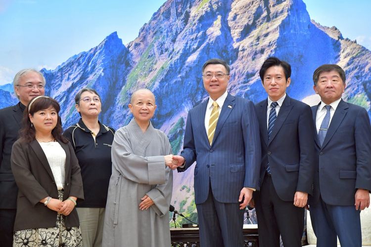 釋昭慧號召民眾拒領普發現金1萬元　卓榮泰感動致謝