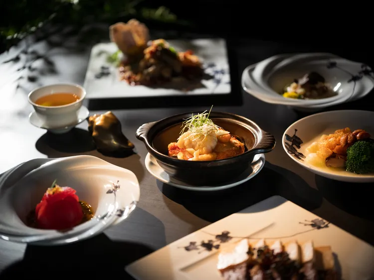 台北文華東方酒店連續八年榮獲米其林一星殊榮的「雅閣」中餐廳，於即日起推出新單點美饌，以道道佳餚詮釋歷久彌新的老菜新味。台北文華東方酒店提供