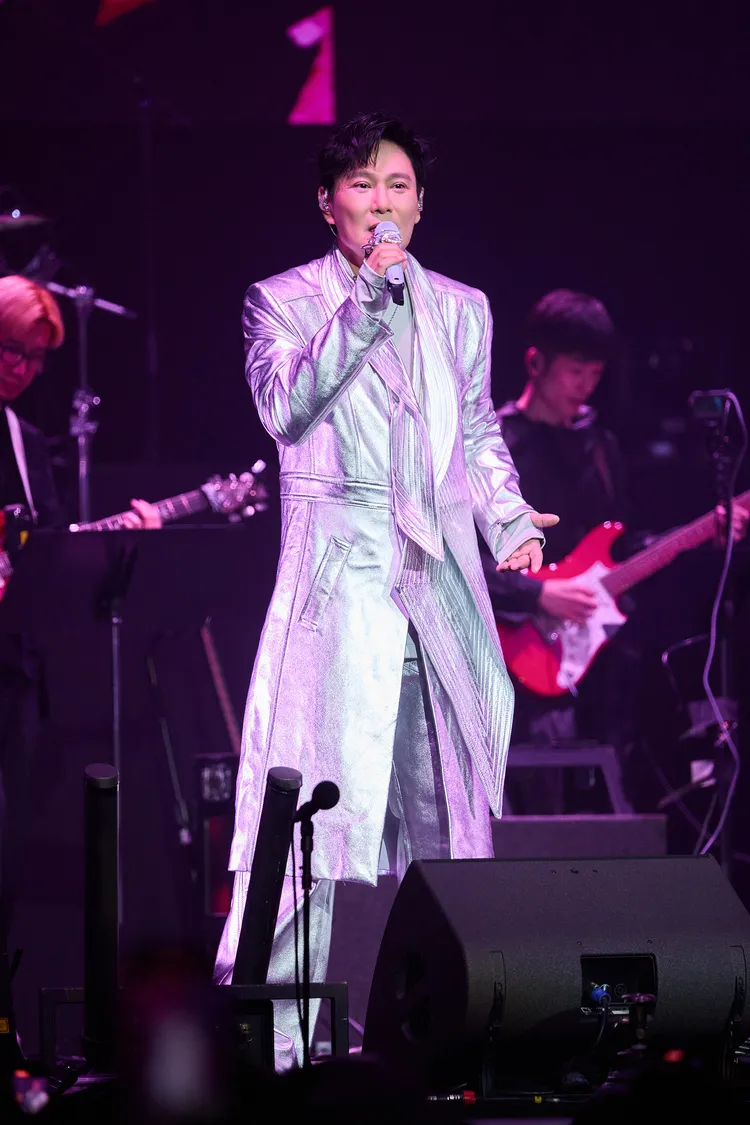 張信哲在拉斯維加斯遇大雨與怪風。潮水音樂提供