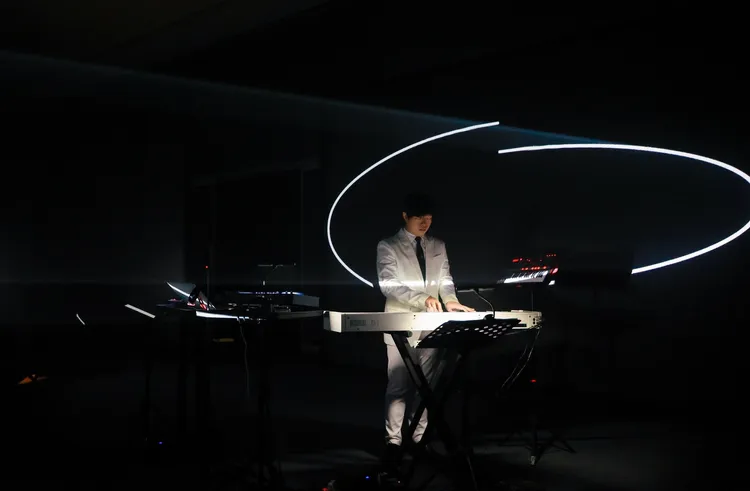 蔣榮宗為展覽備戰3個月 「連樂譜都看不清」。ZONG MUSIC 榮宗蔣音樂國際公司提供