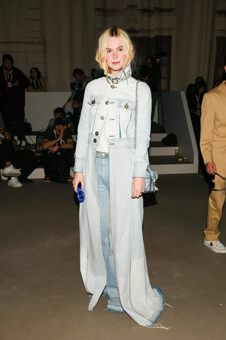 艾兒芬妮現身COACH秀場。品牌提供