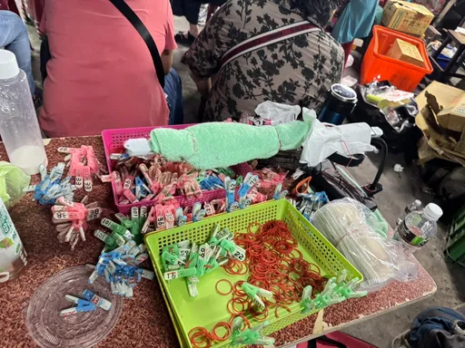 高雄大崗山下暗藏職業賭場 婆婆媽媽試手氣「洗衣夾」當入場券