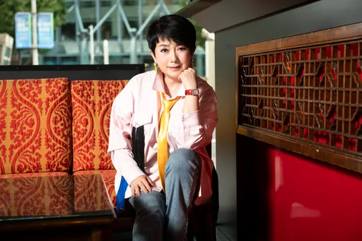 低音歌后叶蔻消失13年!晋升中医博士为周思洁备唱调理