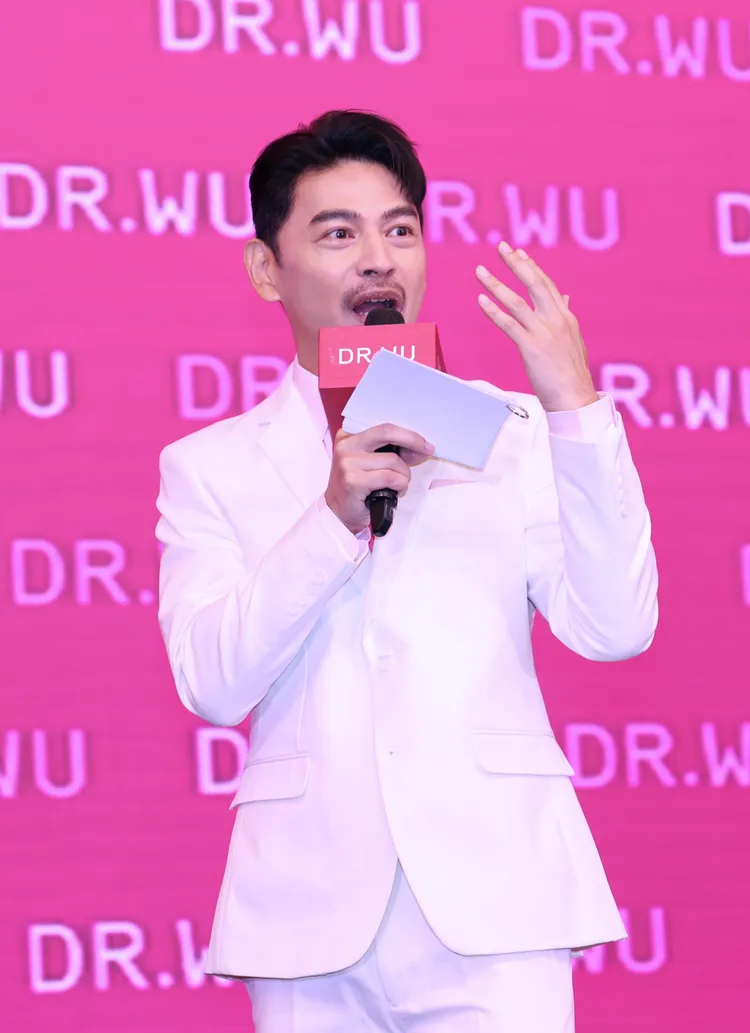 阿KEN妙語如珠，炒熱記者會氣氛。彭欣偉攝