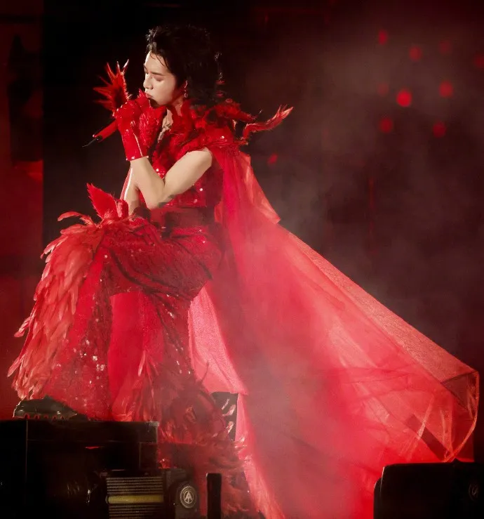 華晨宇是中國人氣歌手。翻攝華晨宇微博