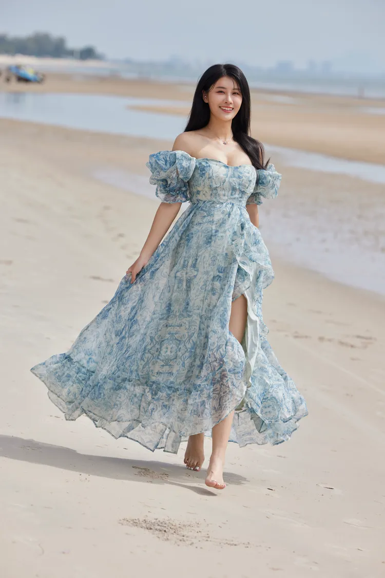 「微笑女神」林真亦變身展現性感魅力的爵士女伶。時報出版提供