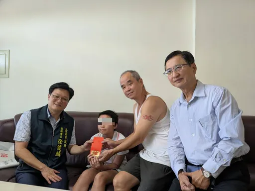 台风夜铁条插头超惊悚 台南女童康复了! 返校上课步正轨