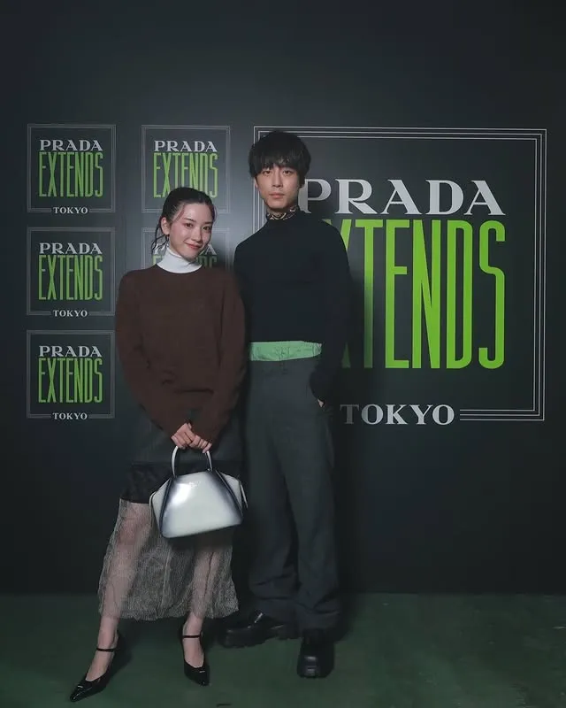 坂口健太郎(右)和永野芽郁2022年7月一同出席PRADA晚宴。翻摄坂口健太郎IG