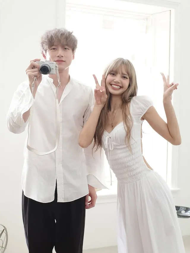 坂口健太郎（左）受邀擔任Lisa的MV男主角。翻攝Lisa IG