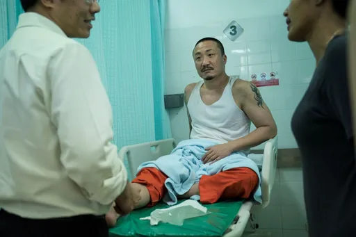 郑中基惊爆拍摄出意外 二度爆痔疮整条裤子都是血