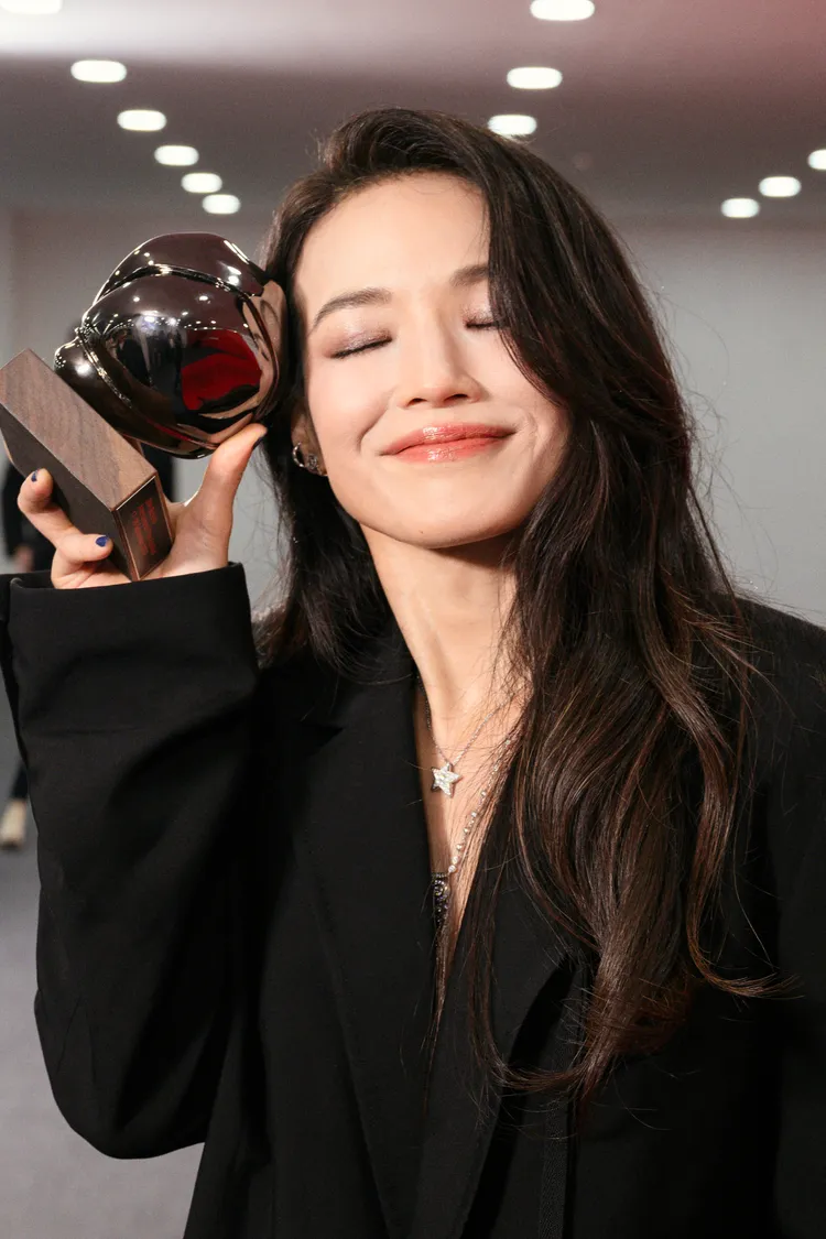 舒淇得獎甜謝馮德倫。甲上提供