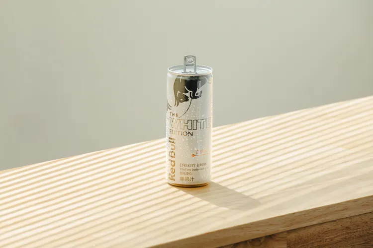 終於等到的台日人氣口味，Red Bull White Edition 白桃風味強勢回歸。業者提供