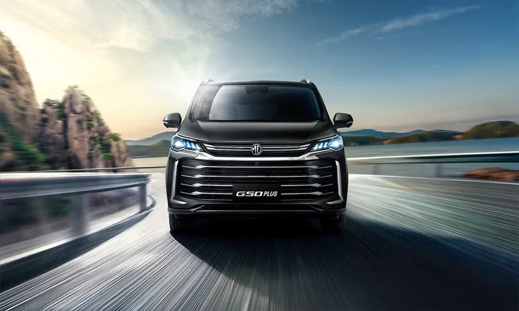 G50 PLUS車頭採用大面積橫柵式鍍鉻水箱護罩，透過向外延展的設計語彙勾勒出寬闊穩重的視覺基調。業者提供