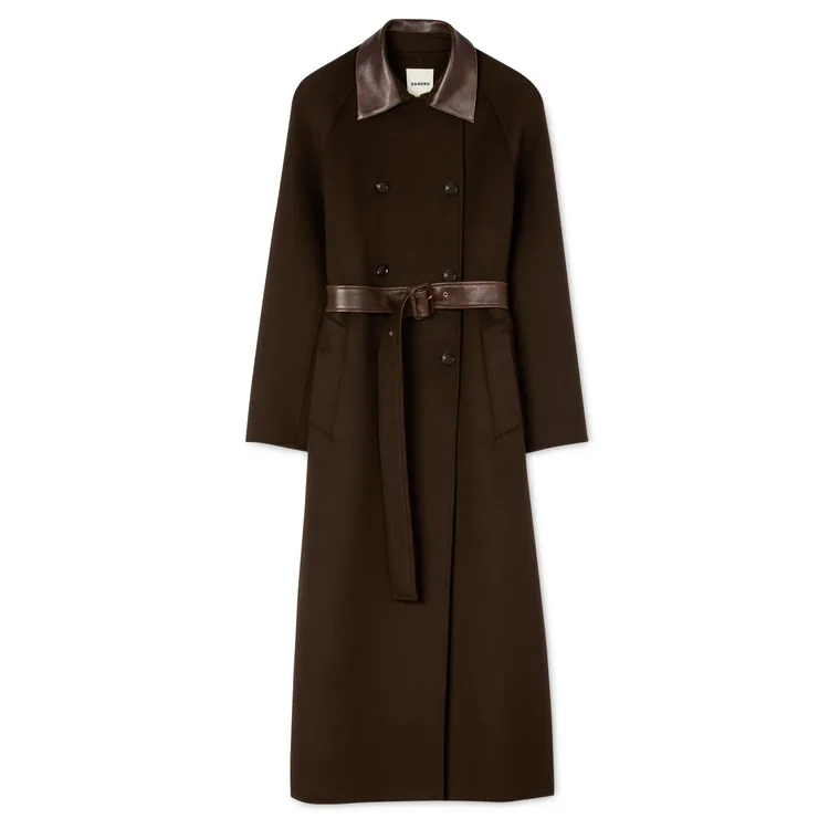 SANDRO深棕色皮革翻領長版大衣，3萬290元。品牌提供