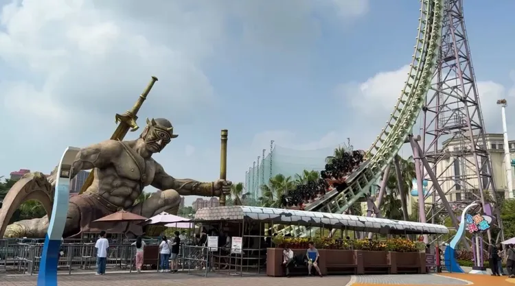 義大世界的「極限挑戰」有自動保護機制，10多年前也曾發生類似事件。園方提供