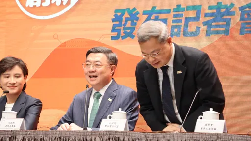 政院秘書長交接!鄭麗君讚龔明鑫是卓榮泰的「明星王牌」