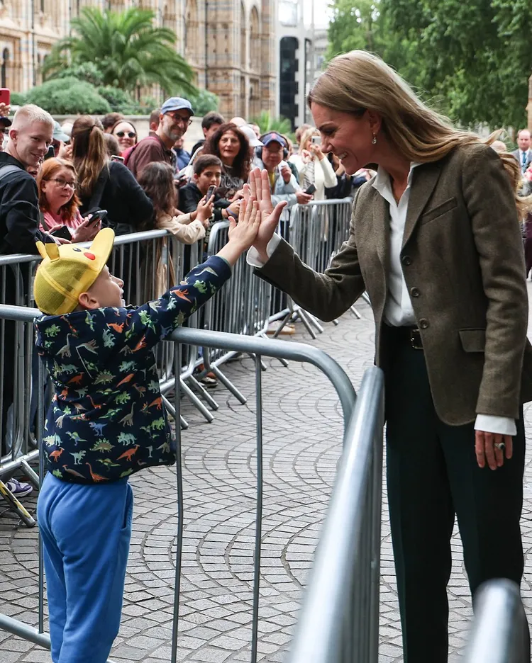 凱特王妃換上了亞麻金新髮色。翻攝princeandprincessofwales IG