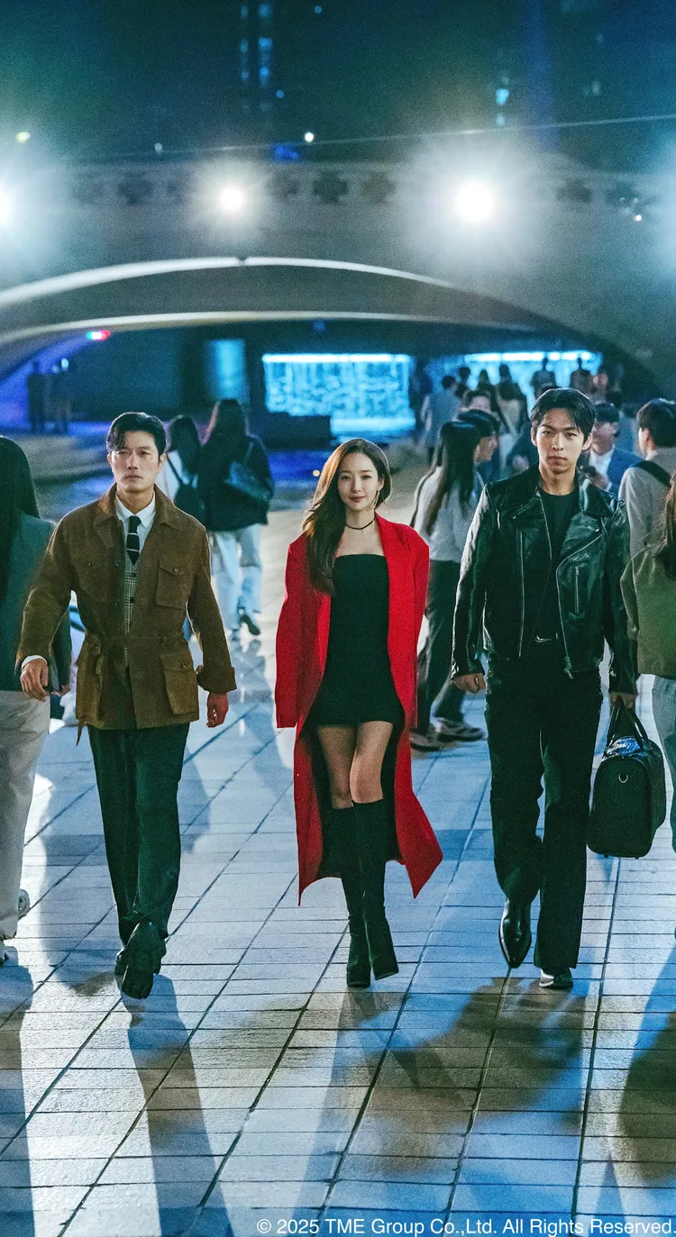 朴喜洵（左起）、朴敏英、朱鐘赫聯手展開金融詐騙。Hami Video提供