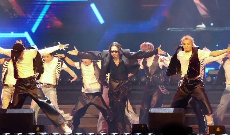 AKIRA（中）領軍2師弟團BBZ、PSYCHIC FEVER，帥氣飆舞。莊宗達攝