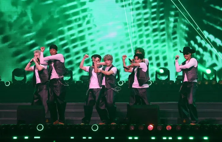 PSYCHIC FEVER展現帥氣舞步。莊宗達攝