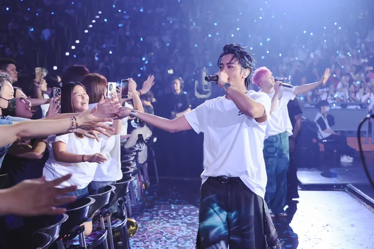 Toro演出貼近歌迷。相信音樂提供