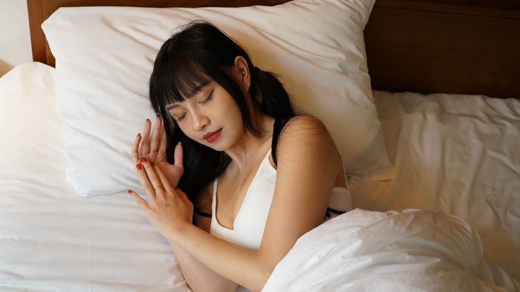 你有睡對嗎？研究：「睡對邊」可預防老了忘東忘西
