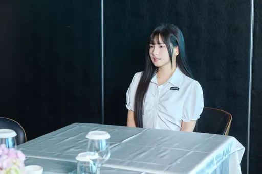 啦啦队正妹俐蓁狂撩人夫「想抱久一点」遭炎上 拒接母电话!躲家中以泪洗面