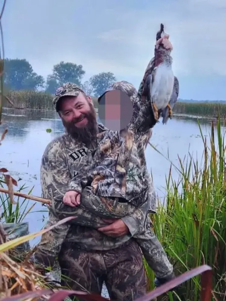 曾獲多枚勳章的山福德熱愛家庭與打獵。翻攝臉書/Thomas Sanford