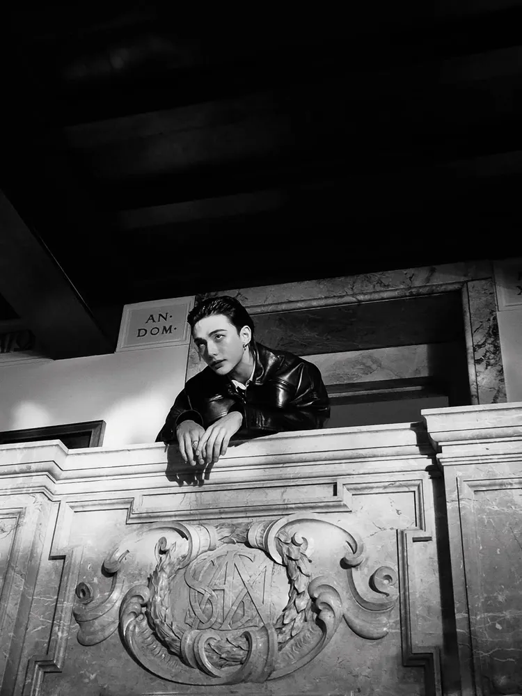 鉉辰來看Dario Vitale在VERSACE的首場大秀。翻攝鉉辰IG