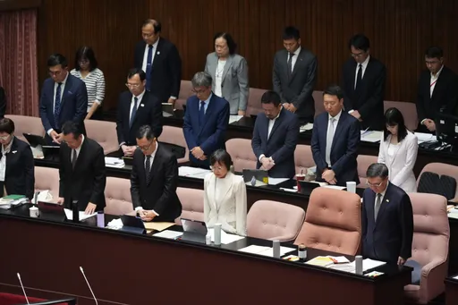 堰塞湖溢堤釀18死!韓國瑜率立法院默哀一分鐘