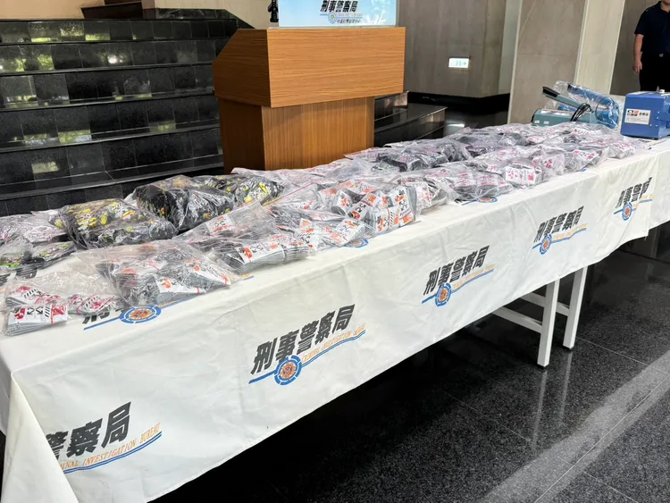 警方共查扣2千多包毒咖啡包。民眾提供