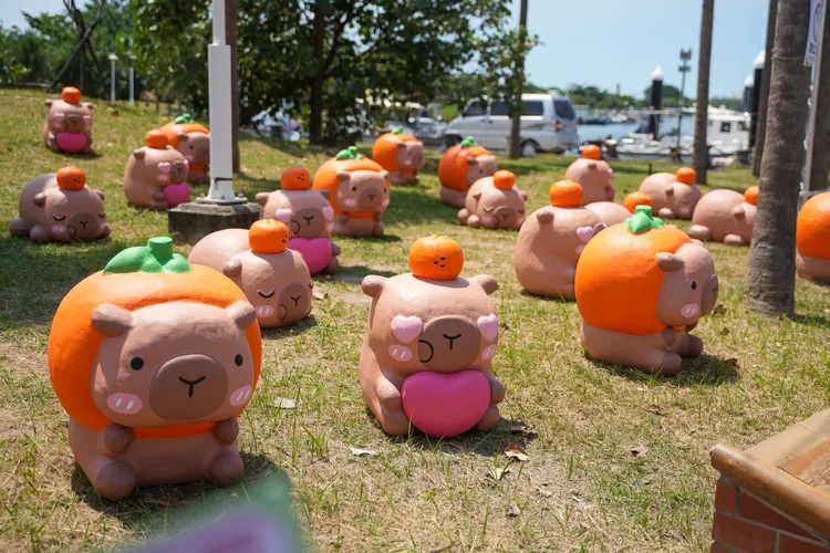 50隻卡比胖拉紙雕。田欣雲攝影