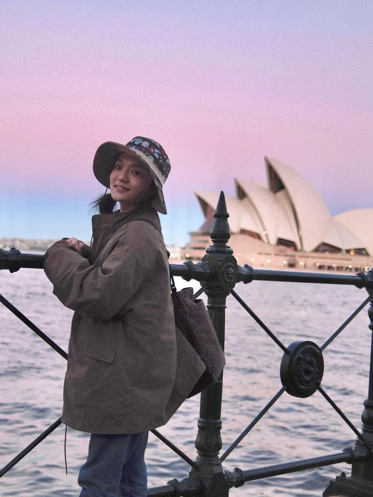 徐佳瑩前往雪梨歌劇院。亞神音樂提供