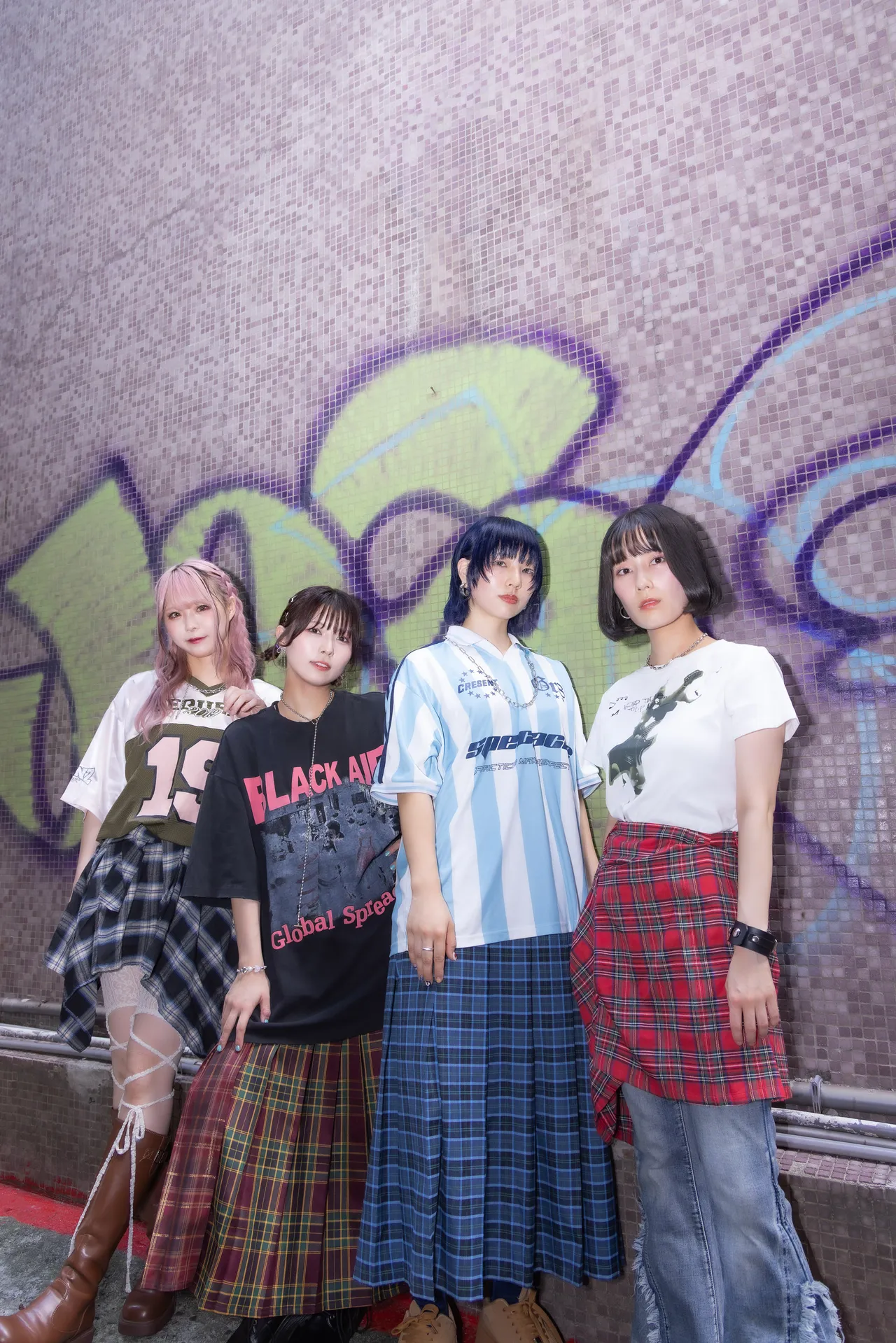 Kaho(右)第2次来台,透露家人现在去九份玩了。雅慕斯娱乐提供