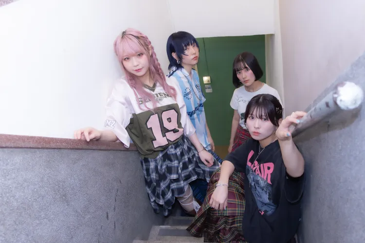 Canaco（右）欣賞子瑜。雅慕斯娛樂提供