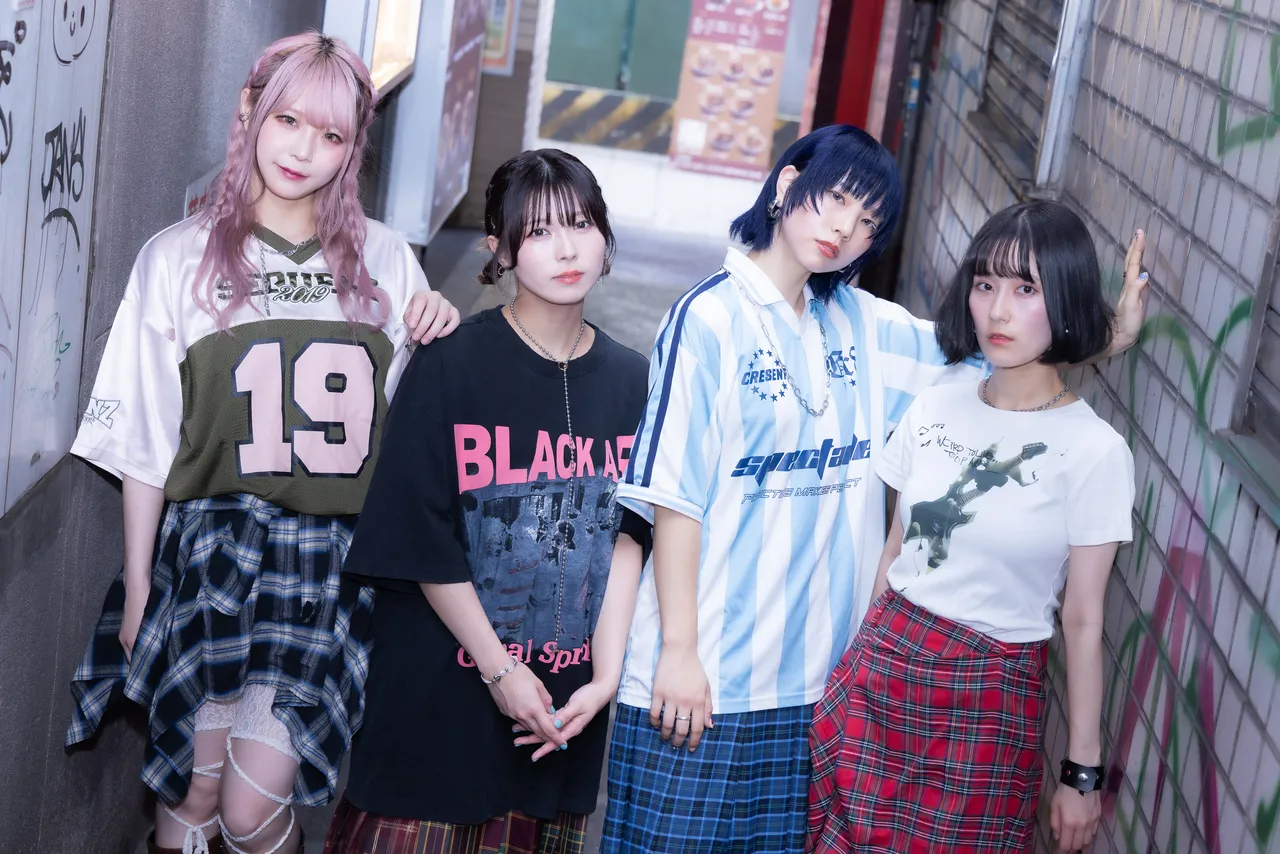 Faulieu.由贝斯手Ayano(左起)、主唱Canaco、鼓手Mimori、吉他手Kaho组成。雅慕斯娱乐提供