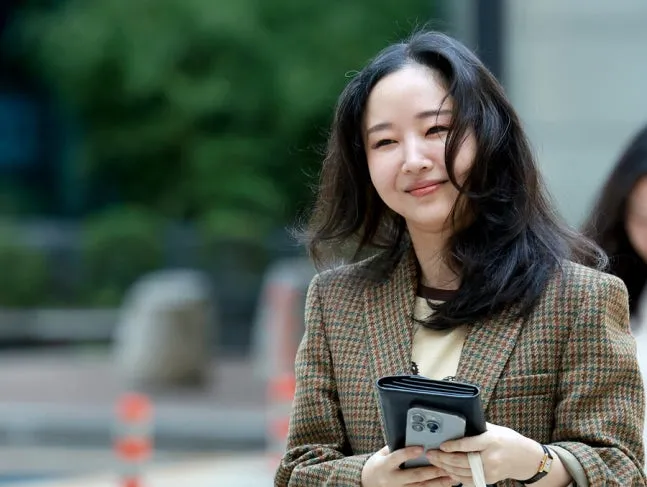 閔熙珍今親自出席開庭，痛斥之前聽到太多謊言。翻攝韓聯社